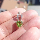 Arrow Head Pendant, Minimalist Peridot Silver Pendant, Sterling Silver green Peridot Pendant, Triangle shaped Peridot