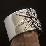Excellent crafted Men's Medical Weed Ring Marihuana Leaf - Sterling Silver - BikeRing4u