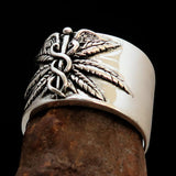 Excellent crafted Men's Medical Weed Ring Marihuana Leaf - Sterling Silver - BikeRing4u