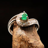 Sterling Silver Solitaire Ring with pear shape Green Emerald and 10 white CZ - Size 5.5 - BikeRing4u