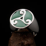 Perfectly crafted Men's Celtic Triade Ring green Triskele - Sterling Silver - BikeRing4u