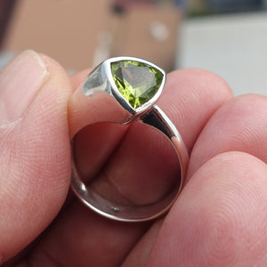 Minimalist Peridot silver Ring, green Peridot Ring, Sterling Silver Ring, Solitaire Ring with Triangle Cut Peridot, Minimalist design, Size 9