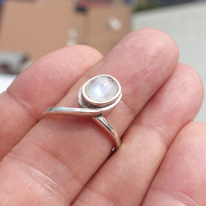 Moonstone Silver Ring, oval Moonstone Ring, Sterling Silver Ring, oval shaped Moonstone, handmade ring - Size 9.5