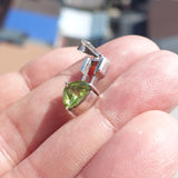 Arrow Head Pendant, Minimalist Peridot Silver Pendant, Sterling Silver green Peridot Pendant, Triangle shaped Peridot