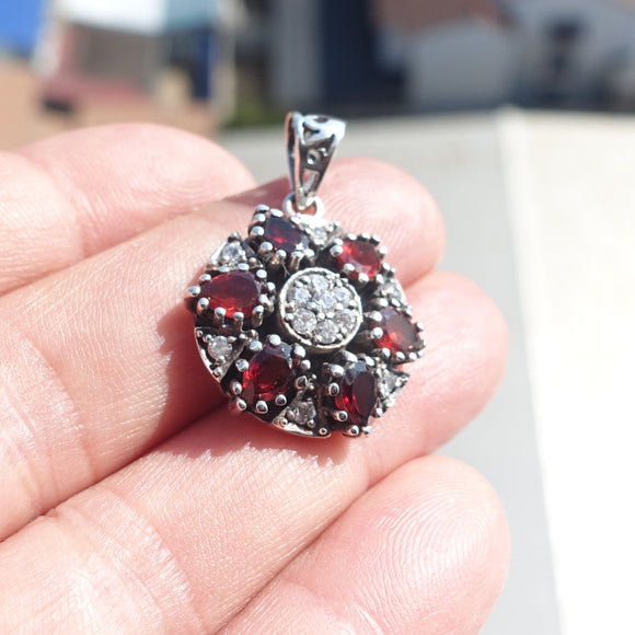 Garnet Silver Pendant, Star shaped Sterling Silver Gemstone Pendant with Garnet and Topaz, Symmetric Amulet, Sterling silver Amulet