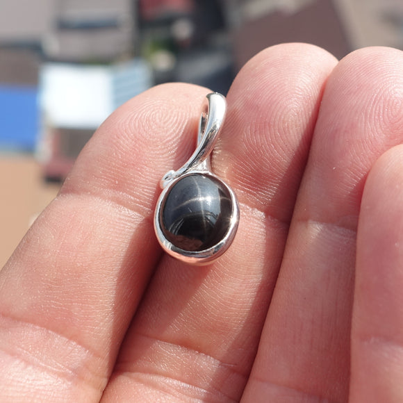 Black Star Diopside Pendant, Black Star Charm, Minimalist Leaf Pendant, Sterling Silver Pendant, 4 Rays Black Star Diopside Charm