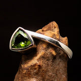 Peridot silver Ring, green Peridot Ring, Sterling Silver Ring, Solitaire Ring with Triangle Cut Peridot, unique design, gift for her, Size 8