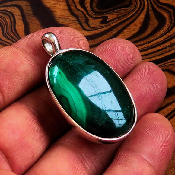 Minimalist Malachite Necklace, Sterling Silver Pendant, Oval shaped Pendant, green Malachite Cabochon, Malachite Necklace, Malachite Amulet