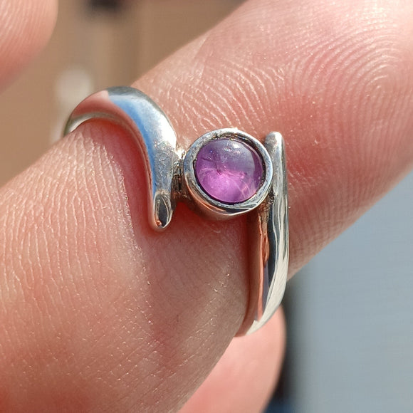 Purple Star Sapphire Ring, Sterling Silver Ring, Purple star Sapphire, natural sapphire ring, solitaire silver ring unique design - Size 7