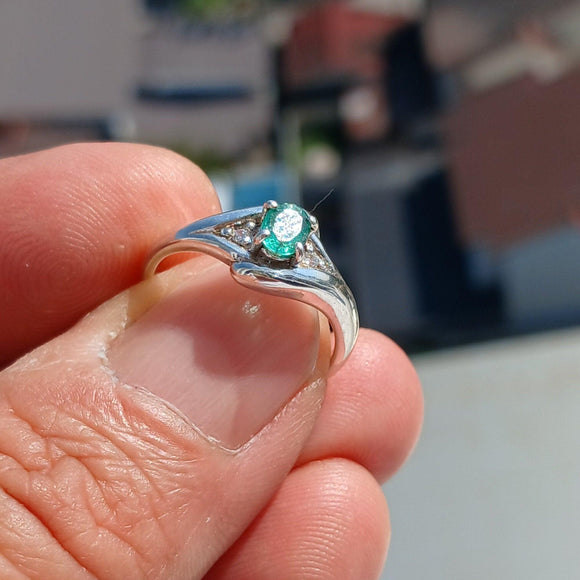 Green Emerald Ring, Natural Emerald Ring, Sterling Silver Ring, Solitaire Ring, oval Green Emerald and 2 CZ, Gift for her, unique, Size 7