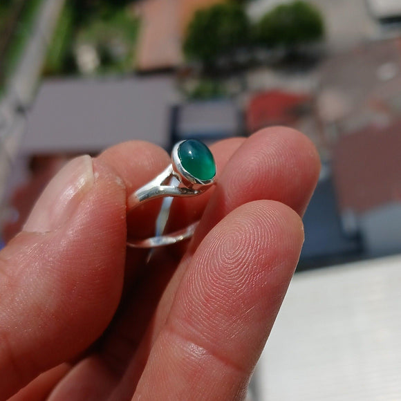 Green Agate Ring, Minimalist Ring, Sterling Silver Ring, oval shaped green Agate Cabochon, handmade silver ring, Gift for Her - Size 8