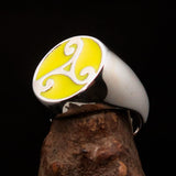 Perfectly crafted Men's Celtic Triade Ring yellow Triskele - Sterling Silver - BikeRing4u