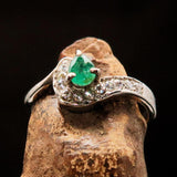 Sterling Silver Solitaire Ring with pear shape Green Emerald and white CZ - Size 7 - BikeRing4u