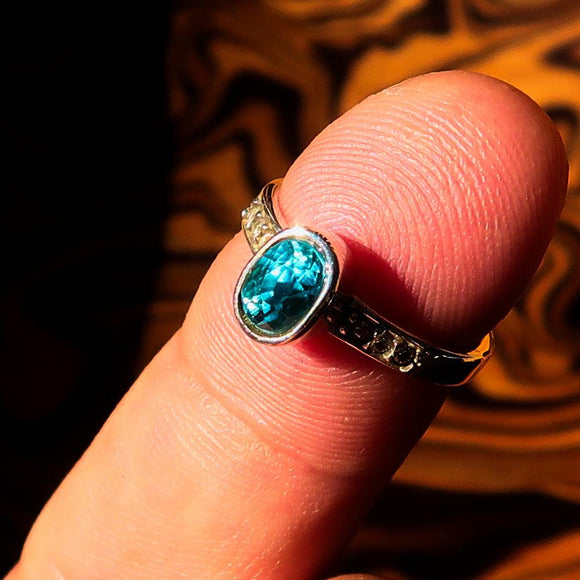 Sterling Silver Solitaire Band Ring with oval Cut Blue Zircon and 6 CZ - Size 4.75 - BikeRing4u
