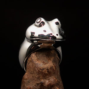 Perfectly crafted Men's grinning Frog Ring - antiqued Sterling Silver - BikeRing4u